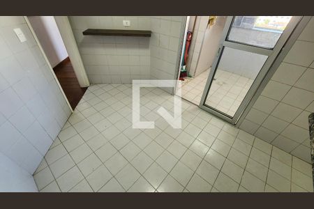 Apartamento para alugar com 148m², 3 quartos e 2 vagas Apartamento para alugar com 148m², 3 quartos e 2 vagasCozinha