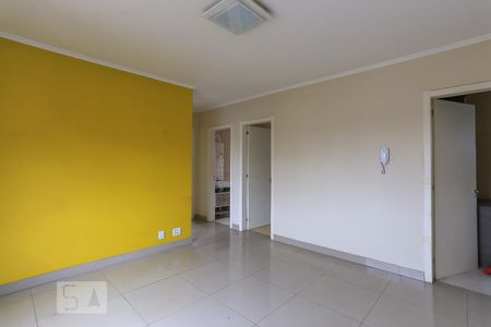 Sala de Apartamento com 3 quartos, 70m² Mont'Serrat