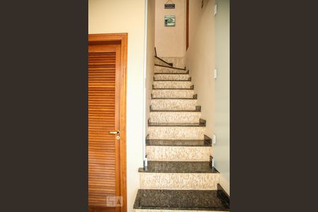 Escada de casa à venda com 2 quartos, 85m² em Mauá, São Caetano do Sul