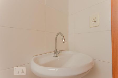 Banheiro de apartamento para alugar com 2 quartos, 43m² em São José, Canoas