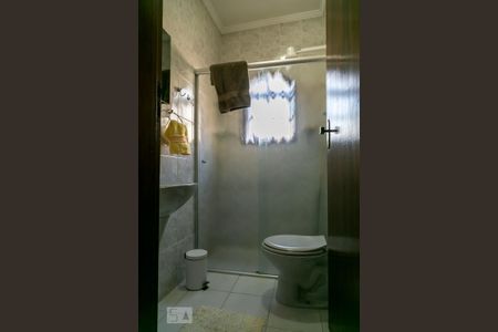 Casa à venda com 220m², 3 quartos e 3 vagas Casa à venda com 220m², 3 quartos e 3 vagasBanheiro social