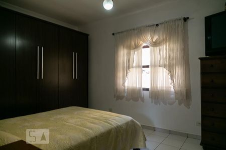 Casa à venda com 220m², 3 quartos e 3 vagas Casa à venda com 220m², 3 quartos e 3 vagasSuíte