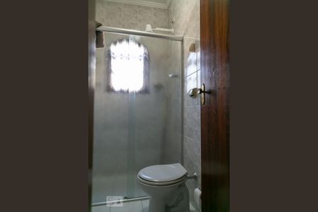 Casa à venda com 220m², 3 quartos e 3 vagas Casa à venda com 220m², 3 quartos e 3 vagasBanheiro social