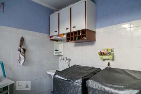 Casa à venda com 220m², 3 quartos e 3 vagas Casa à venda com 220m², 3 quartos e 3 vagasLavanderia