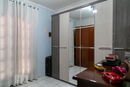 Casa à venda com 220m², 3 quartos e 3 vagas Casa à venda com 220m², 3 quartos e 3 vagasQuarto 2