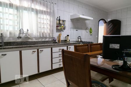 Casa à venda com 220m², 3 quartos e 3 vagas Casa à venda com 220m², 3 quartos e 3 vagasCozinha