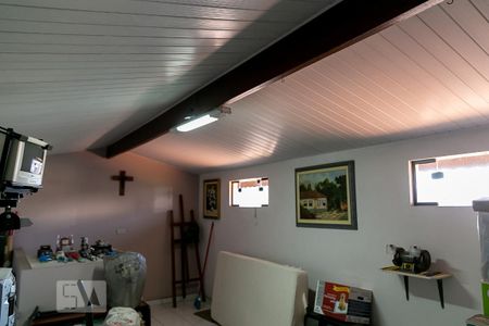 Casa à venda com 220m², 3 quartos e 3 vagas Casa à venda com 220m², 3 quartos e 3 vagasSótão