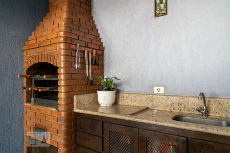 Casa à venda com 220m², 3 quartos e 3 vagas Casa à venda com 220m², 3 quartos e 3 vagasÁrea de lazer - Churrasqueira