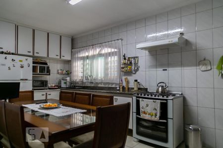 Casa à venda com 220m², 3 quartos e 3 vagas Casa à venda com 220m², 3 quartos e 3 vagasCozinha