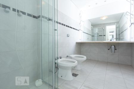 Apartamento à venda com 130m², 3 quartos e 1 vagaBanheiro da Suíte 