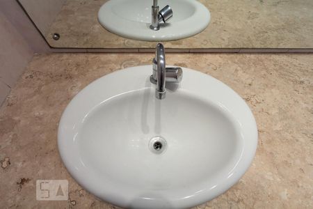 Apartamento à venda com 130m², 3 quartos e 1 vagaBanheiro - Torneira