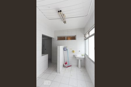 Apartamento à venda com 130m², 3 quartos e 1 vagaÁrea de Serviço