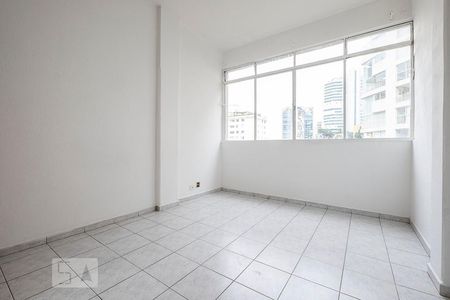 Quarto de kitnet/studio para alugar com 1 quarto, 44m² em Cerqueira César, São Paulo