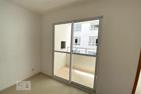 Porta Janela da Sala de apartamento para alugar com 2 quartos, 45m² em Vila Rosa, Novo Hamburgo
