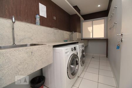 Apartamento à venda com 45m², 2 quartos e 1 vaga Apartamento à venda com 45m², 2 quartos e 1 vagaLavanderia do condomínio