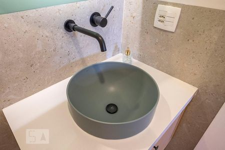 Apartamento para alugar com 73m², 2 quartos e 1 vaga Apartamento para alugar com 73m², 2 quartos e 1 vagaBanheiro Social