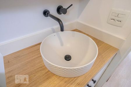 Apartamento para alugar com 73m², 2 quartos e 1 vaga Apartamento para alugar com 73m², 2 quartos e 1 vagaSuíte - Banheiro