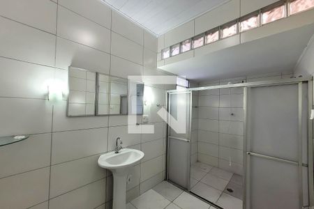 Casa à venda com 350m², 3 quartos e 2 vagasBanheiro