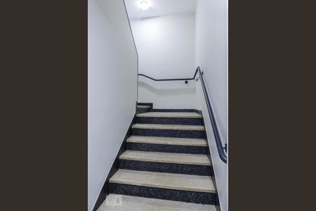 Apartamento para alugar com 75m², 2 quartos e 1 vagaEscada