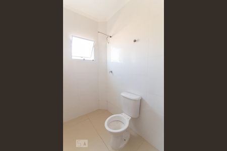 Casa de condomínio para alugar com 90m², 2 quartos e 1 vaga Casa de condomínio para alugar com 90m², 2 quartos e 1 vagaBanheiro da Suíte 1