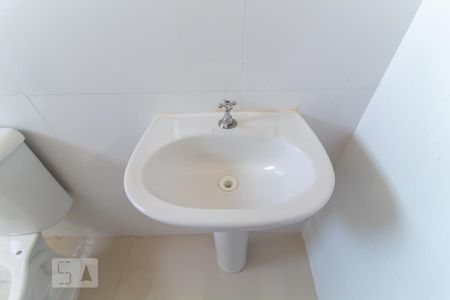 Casa de condomínio para alugar com 90m², 2 quartos e 1 vaga Casa de condomínio para alugar com 90m², 2 quartos e 1 vagaBanheiro da Suíte 1