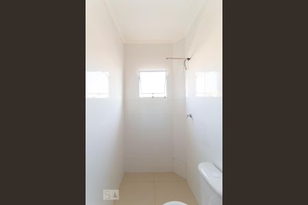 Casa de condomínio para alugar com 90m², 2 quartos e 1 vaga Casa de condomínio para alugar com 90m², 2 quartos e 1 vagaBanheiro da Suíte 1