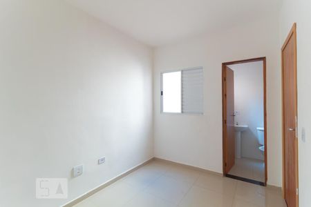 Suíte 2 de casa de condomínio para alugar com 2 quartos, 90m² em Vila Pierina, São Paulo