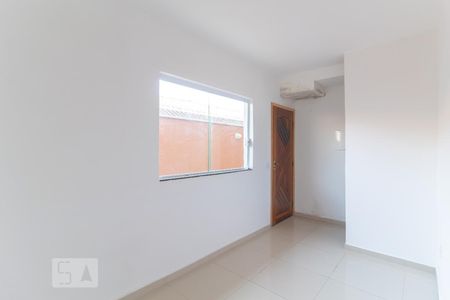 Sala de casa de condomínio à venda com 2 quartos, 90m² em Vila Pierina, São Paulo
