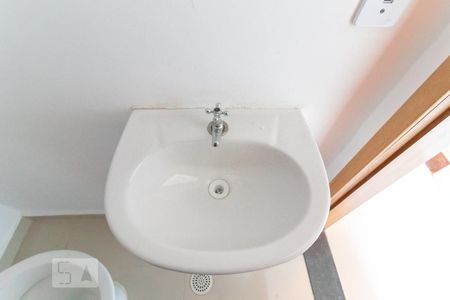 Casa de condomínio para alugar com 90m², 2 quartos e 1 vaga Casa de condomínio para alugar com 90m², 2 quartos e 1 vagaBanheiro