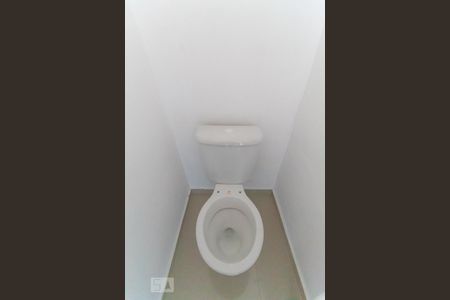 Casa de condomínio para alugar com 90m², 2 quartos e 1 vaga Casa de condomínio para alugar com 90m², 2 quartos e 1 vagaBanheiro