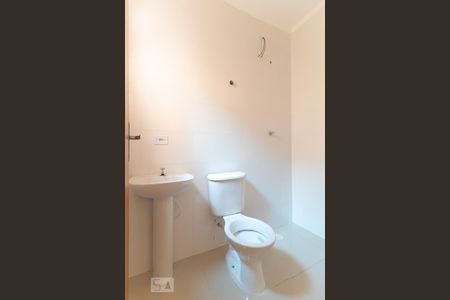 Casa de condomínio para alugar com 90m², 2 quartos e 1 vaga Casa de condomínio para alugar com 90m², 2 quartos e 1 vagaBanheiro da Suíte 2