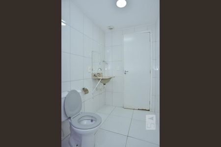 Banheiro de kitnet/studio para alugar com 1 quarto, 30m² em Jacarepaguá, Rio de Janeiro