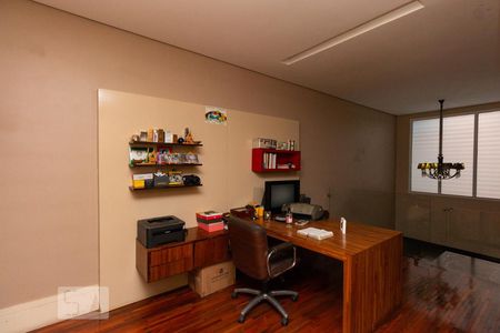 Casa à venda com 400m², 3 quartos e 4 vagasEscritório