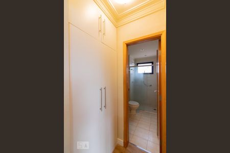 Corredor de apartamento para alugar com 1 quarto, 45m² em Vila Uberabinha, São Paulo