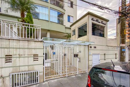Apartamento à venda com 65m², 3 quartos e 1 vaga Apartamento à venda com 65m², 3 quartos e 1 vagaFachada e portaria