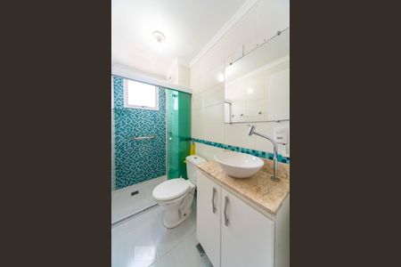 Banheiro  de apartamento à venda com 3 quartos, 65m² em Vila Scarpelli, Santo André