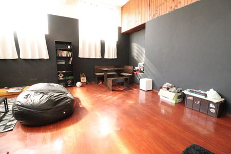 Casa à venda com 400m², 6 quartos e 4 vagasQuarto 4