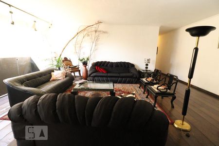 Sala 1 de casa à venda com 6 quartos, 400m² em Vila Moinho Velho, São Paulo