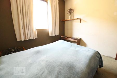 Casa à venda com 400m², 6 quartos e 4 vagasQuarto 2