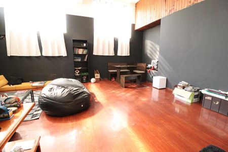 Casa à venda com 400m², 6 quartos e 4 vagasQuarto 4