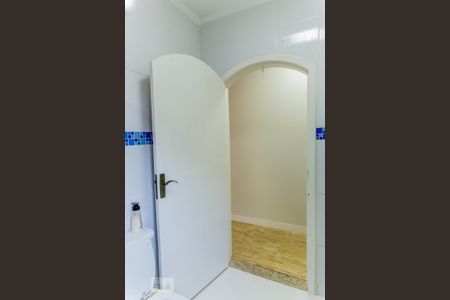 Casa à venda com 253m², 4 quartos e 2 vagas Casa à venda com 253m², 4 quartos e 2 vagasBanheiro da Suíte
