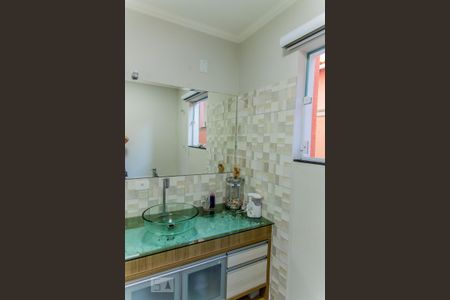 Casa à venda com 253m², 4 quartos e 2 vagas Casa à venda com 253m², 4 quartos e 2 vagasLavabo