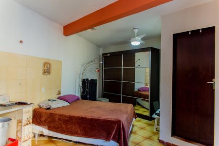 Casa à venda com 253m², 4 quartos e 2 vagas Casa à venda com 253m², 4 quartos e 2 vagasEdícula
