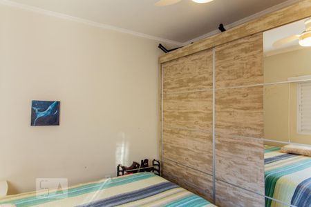 Casa à venda com 253m², 4 quartos e 2 vagas Casa à venda com 253m², 4 quartos e 2 vagasQuarto 2