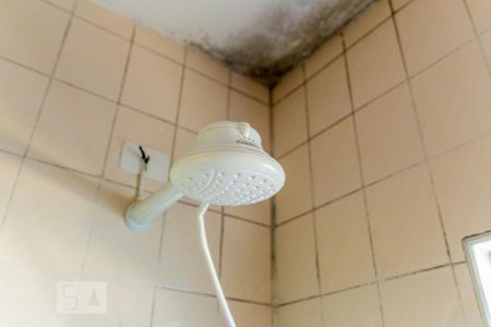 Casa à venda com 253m², 4 quartos e 2 vagas Casa à venda com 253m², 4 quartos e 2 vagasChuveiro