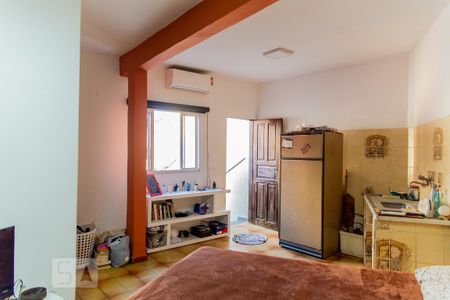 Casa à venda com 253m², 4 quartos e 2 vagas Casa à venda com 253m², 4 quartos e 2 vagasEdícula