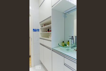 Casa à venda com 253m², 4 quartos e 2 vagas Casa à venda com 253m², 4 quartos e 2 vagasBanheiro da Suíte