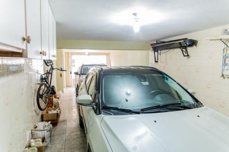 Casa à venda com 253m², 4 quartos e 2 vagas Casa à venda com 253m², 4 quartos e 2 vagasGaragem