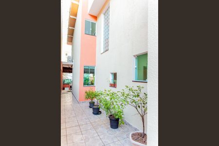 Casa à venda com 253m², 4 quartos e 2 vagas Casa à venda com 253m², 4 quartos e 2 vagasCorredor