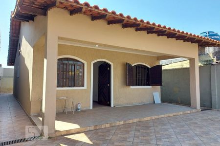 Casa à venda com 160m², 2 quartos e 3 vagasFrente